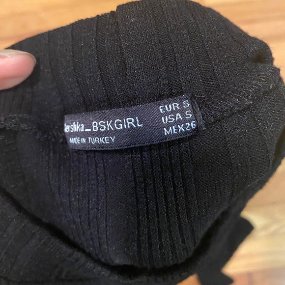 Black crop top - Picture 3 of 3